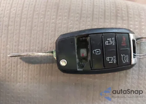 2016 Kia Sedona Lx z USA, uszkodzony, nr VIN KNDMB5C16G6157214